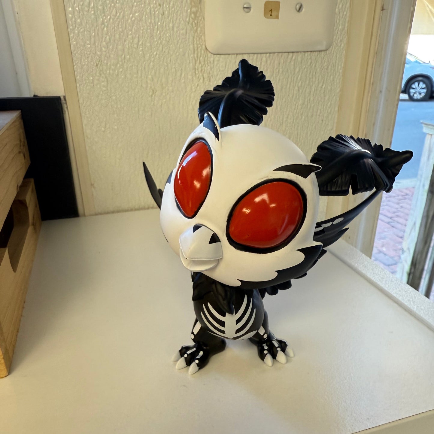 Cryptkins Unleashed: Mothman Vinyl Figure Bone-Chilling Version
